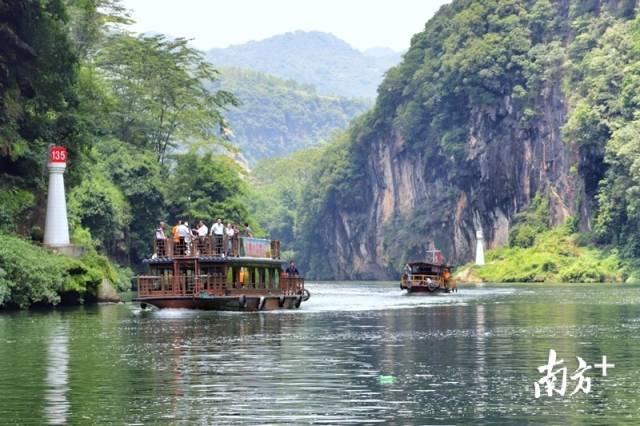 游覽湟川三峽，享連州秀美風(fēng)光。梁素雅 攝