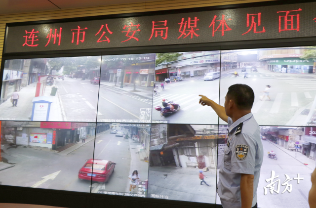 媒體見面會回應了市民關注的市區(qū)部分道路自28日0時起實施單向行駛的熱點問題。段燦攝