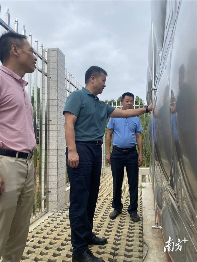 查看農(nóng)村集中供水提質(zhì)提標工程建設情況。