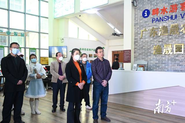 參觀畔水漁晟園。張曉欣 攝