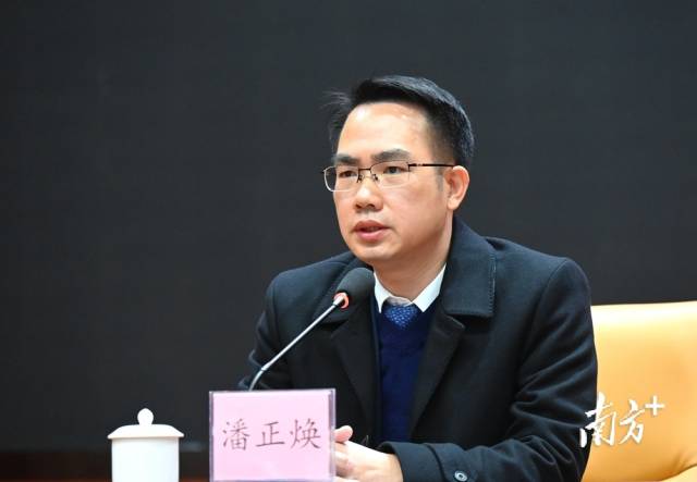 連州市委書(shū)記潘正煥就落實(shí)好今年工作目標(biāo)任務(wù)進(jìn)行部署。黃津 攝